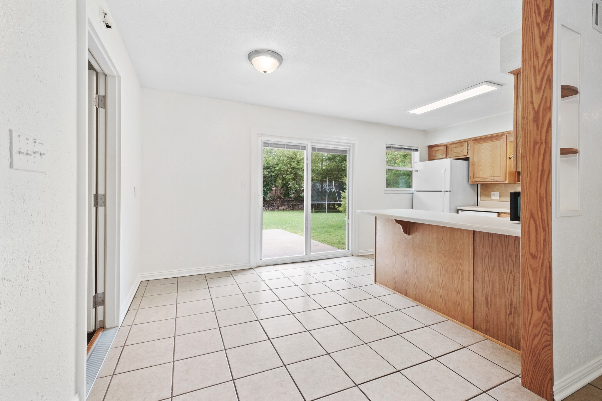 Building Photo - 850 W Kelley St