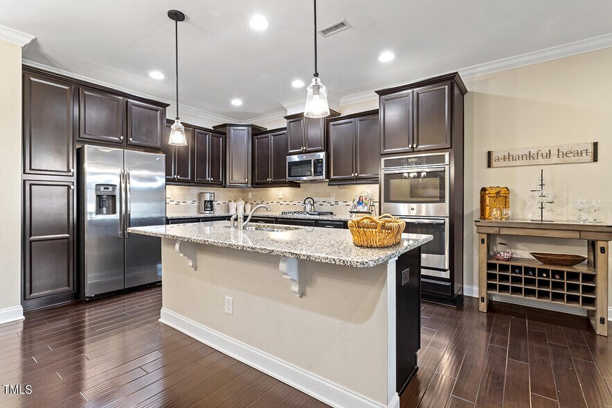 Building Photo - 550 Balsam Fir Dr
