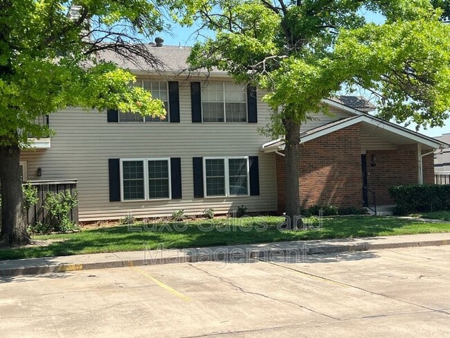 Primary Photo - 3200 W Britton Rd