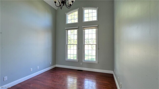 Building Photo - 158 Chelsea Cove