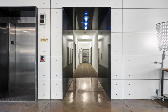 Building Photo - 10 Ann St