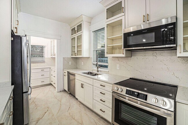 Building Photo - 1208 Olivia Ave