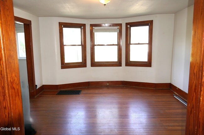 Building Photo - 93 Cherry Ave