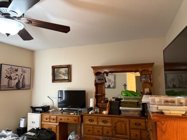 Building Photo - 229 Steeplechase Cir