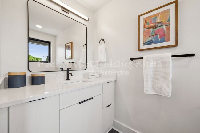 Building Photo - 1609 Pulaski St