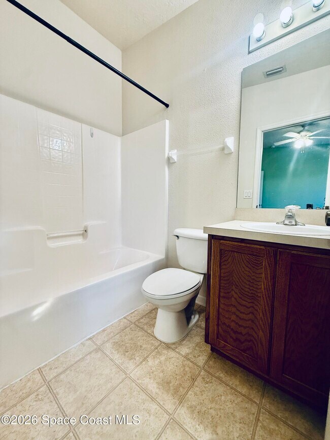 Building Photo - 2990 S Fiske Blvd