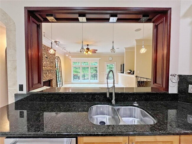 Building Photo - 6709 Wooded Cove Ct