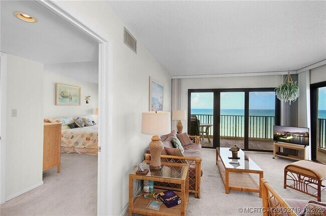 Building Photo - 10200 S Ocean Dr