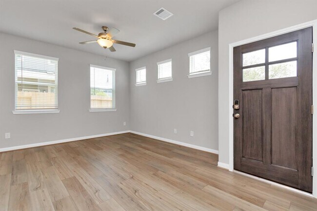 Building Photo - 1510 Parkland Oak Dr