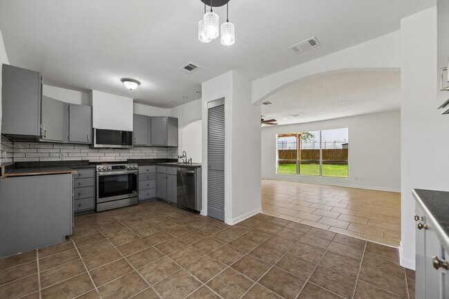 Building Photo - 20806 Westgreen Ct