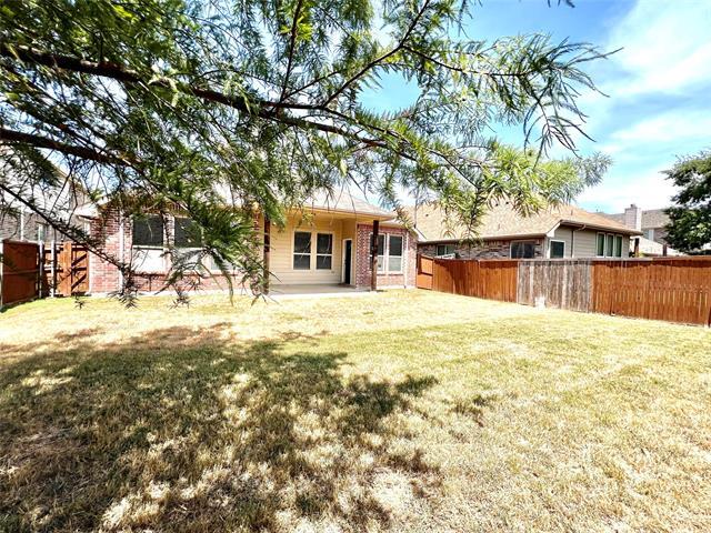 Building Photo - 5201 Pinewood Dr