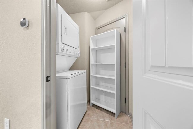 Building Photo - 263 Cleveland