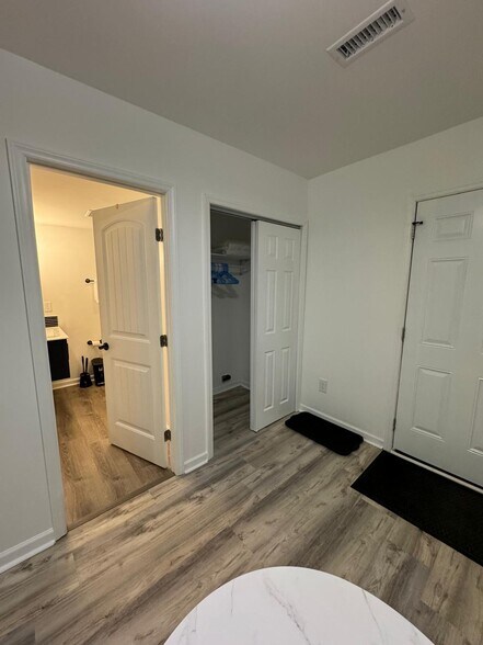 Building Photo - 2817 Sourwood St