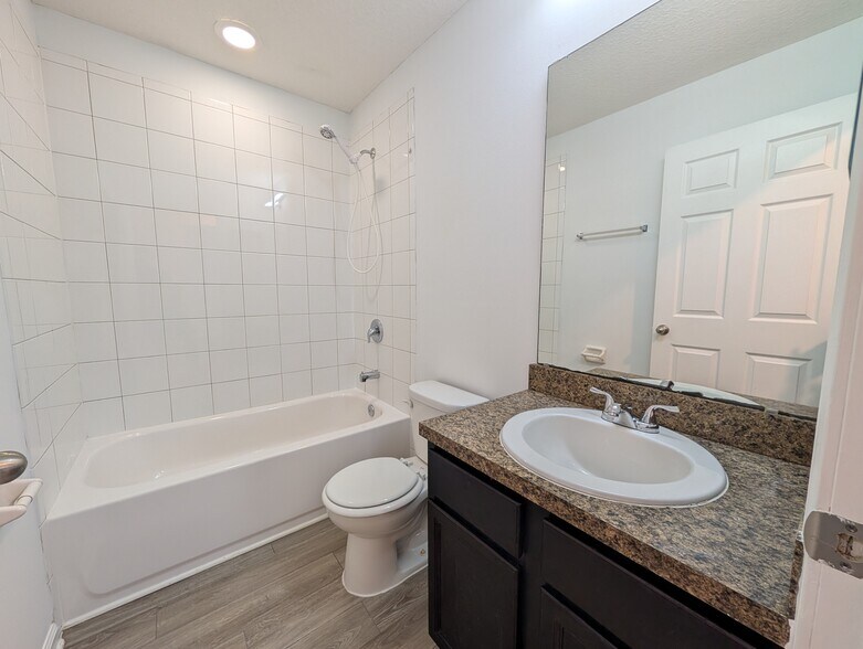 Building Photo - 119 Plantation Point Dr