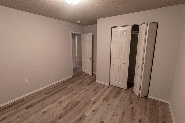 Building Photo - 216 Wheaton Ct