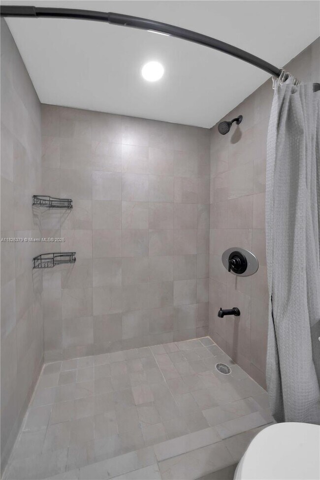 Building Photo - 13120 SW 92nd Ave