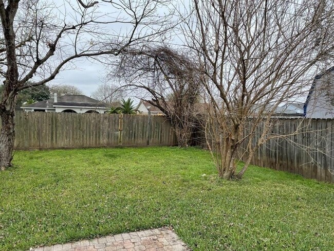 Building Photo - 1005 Canyon Springs Dr