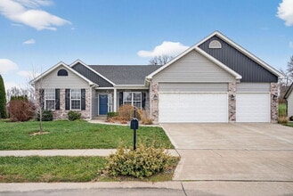 Building Photo - 738 Lost Canyon Blvd