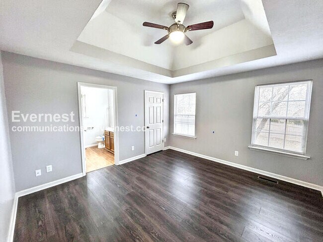 Building Photo - 1808 Lakewood Village Dr