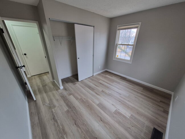 Building Photo - 2345 Teakwood Manor Dr