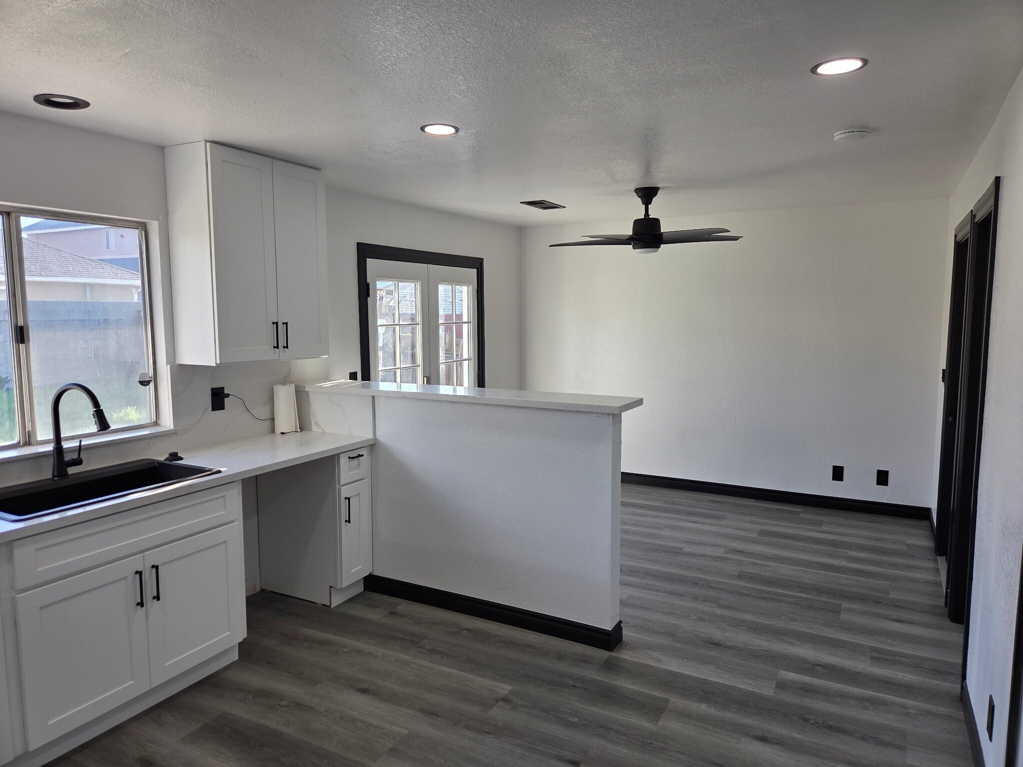 Building Photo - 4728 Katrina Pl