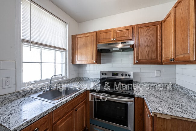 Primary Photo - 406 Paines Ave NW