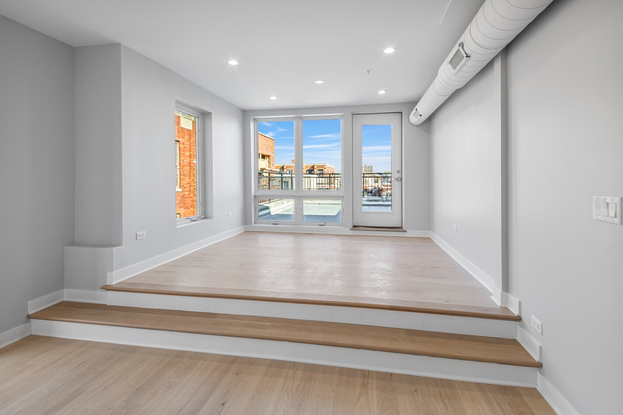 Building Photo - 4637 N Ashland Ave