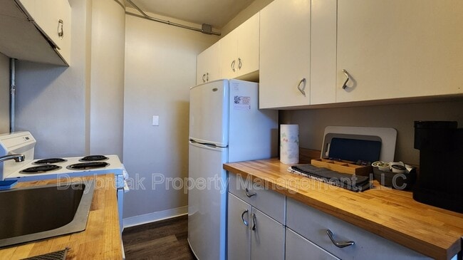 Building Photo - 1258 10th St N