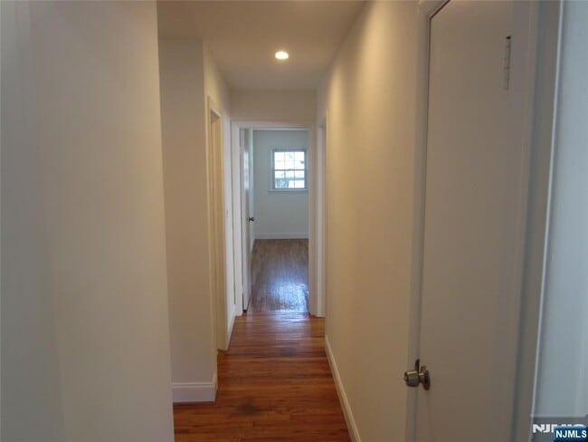 Building Photo - 423 Leonhardt Dr