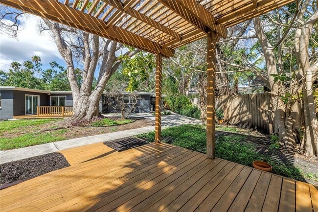 Building Photo - 412 Mira Vista Dr