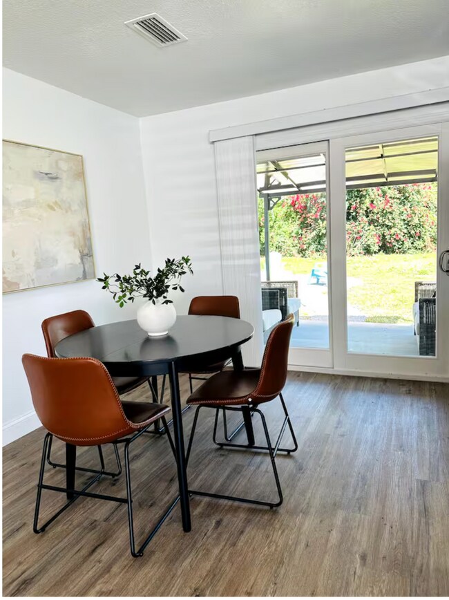 Building Photo - 401 E Jersey St