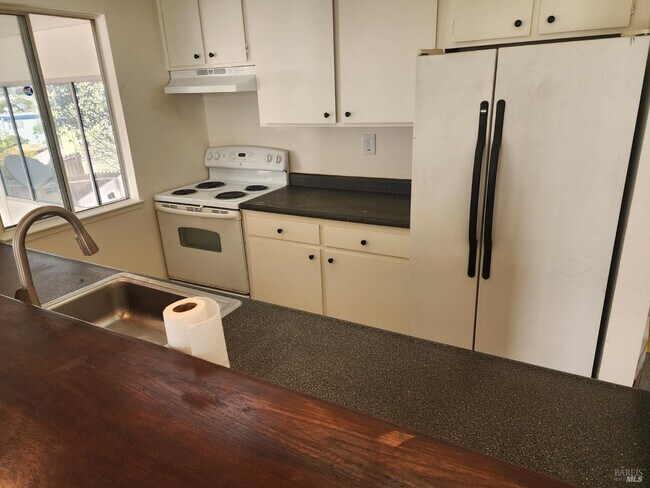 Building Photo - 102 Ohio St