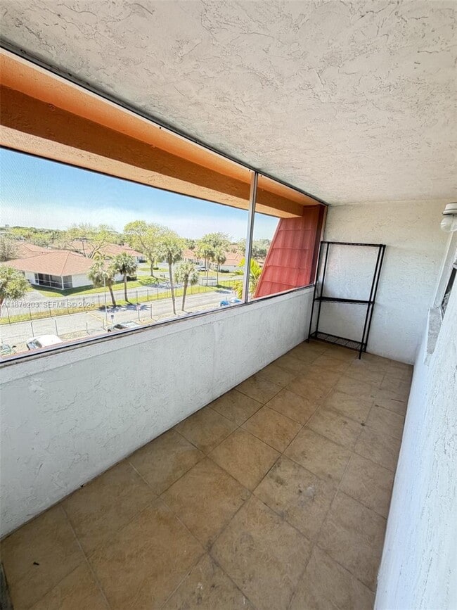 Building Photo - 22605 SW 66th Ave