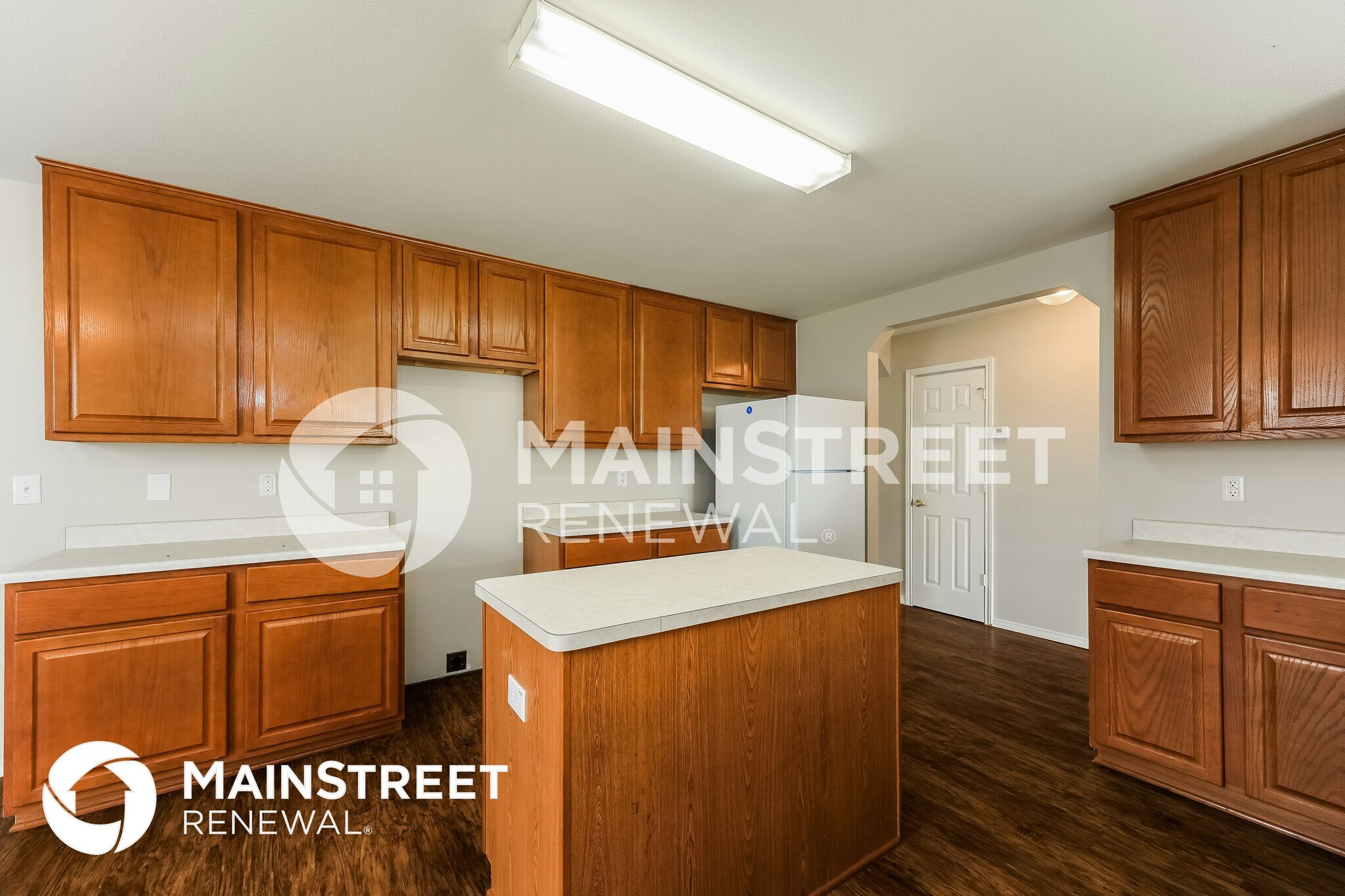 Building Photo - 823 Creek Gate