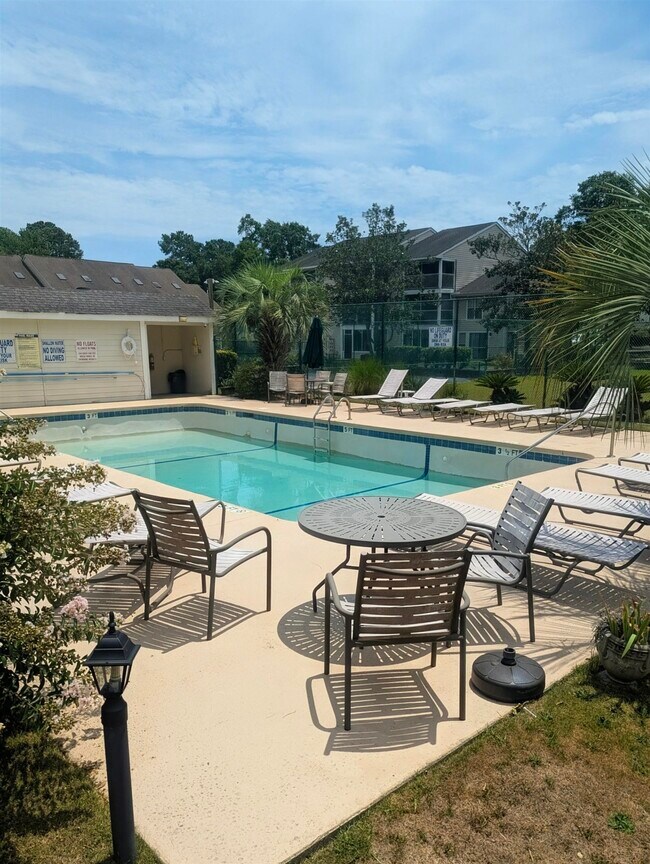 Building Photo - 4489 Little River Inn Ln