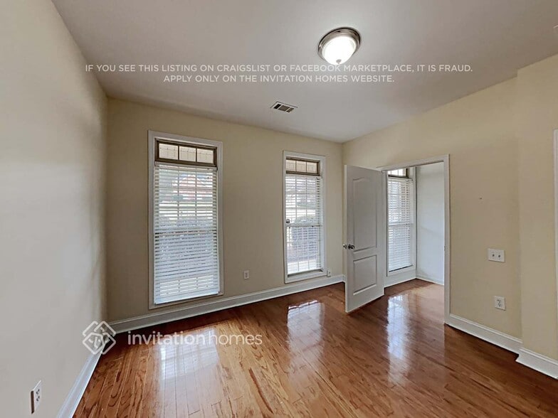 Building Photo - 2709 Westport Ln SW