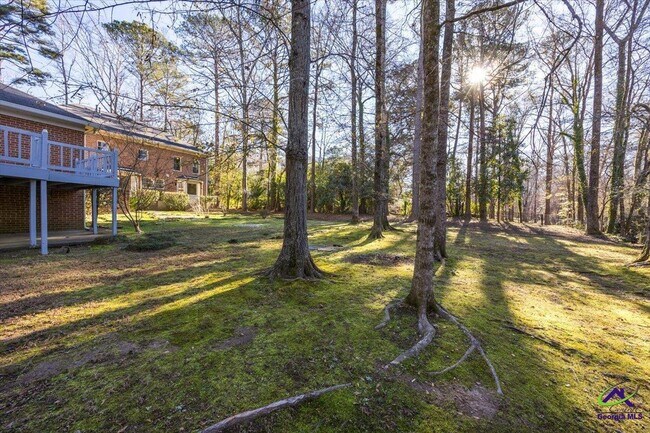 Building Photo - 5056 Wellington Dr