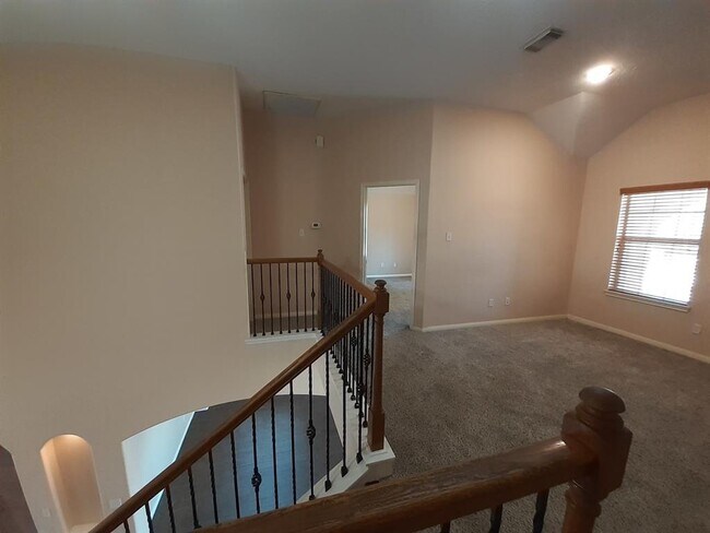 Building Photo - 5835 Beeston Ln