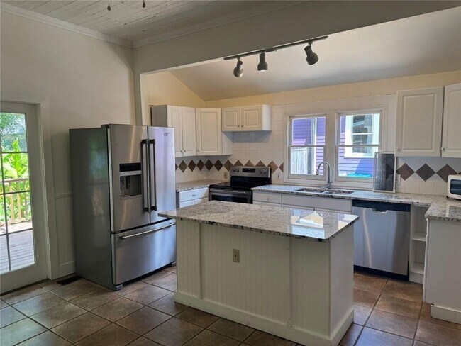 Building Photo - 199 Pearl St SE