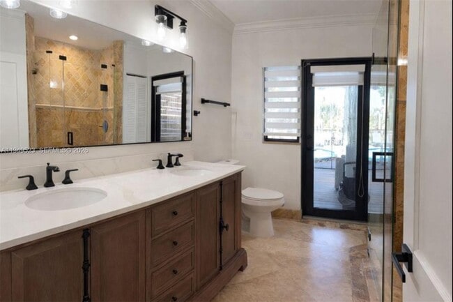 Building Photo - 5827 SW 29th St