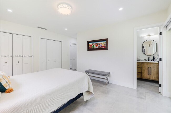 Building Photo - 17460 SW 85th Ave