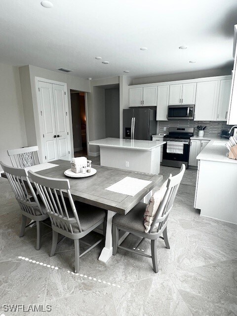 Building Photo - 17442 Caravita Ln