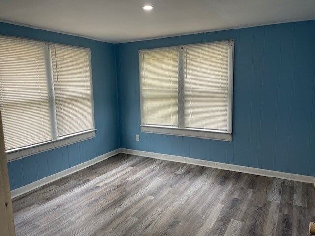 Building Photo - 250 Vernis Ave