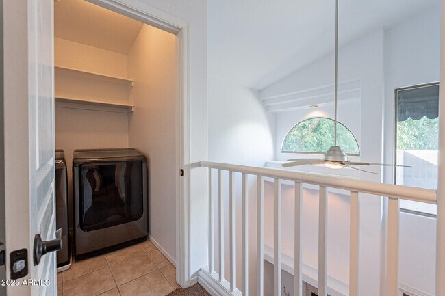 Building Photo - 7240 N Dreamy Draw Dr