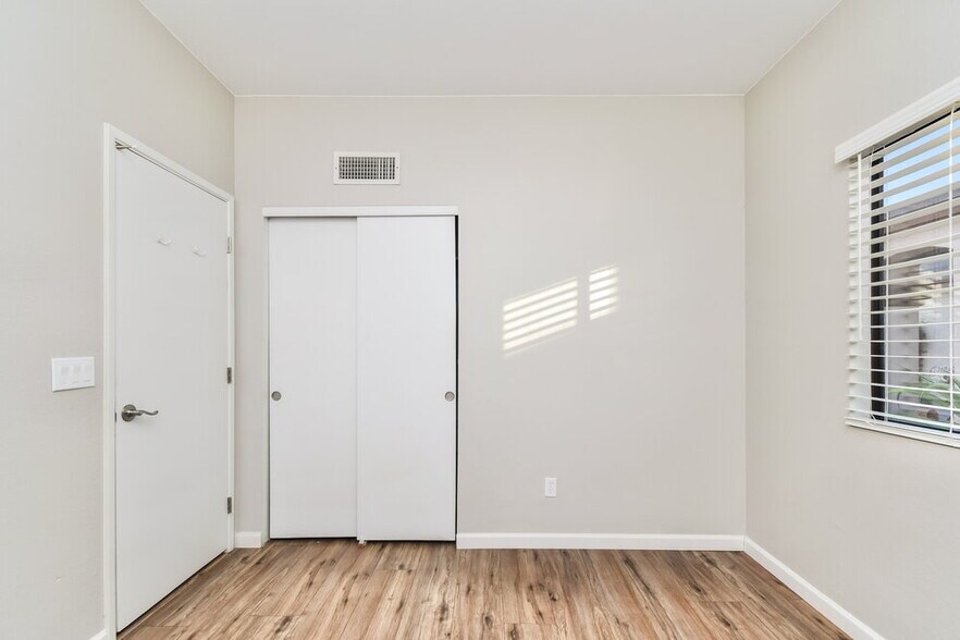 Building Photo - 9495 E Lochnay Ln