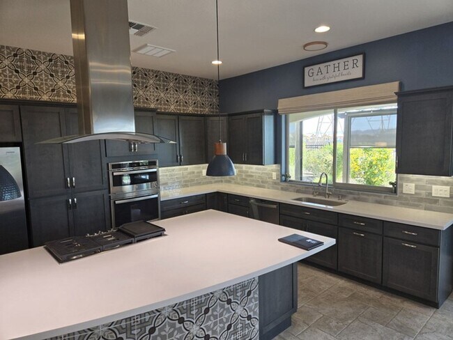 Building Photo - 35532 N Sunset Trail