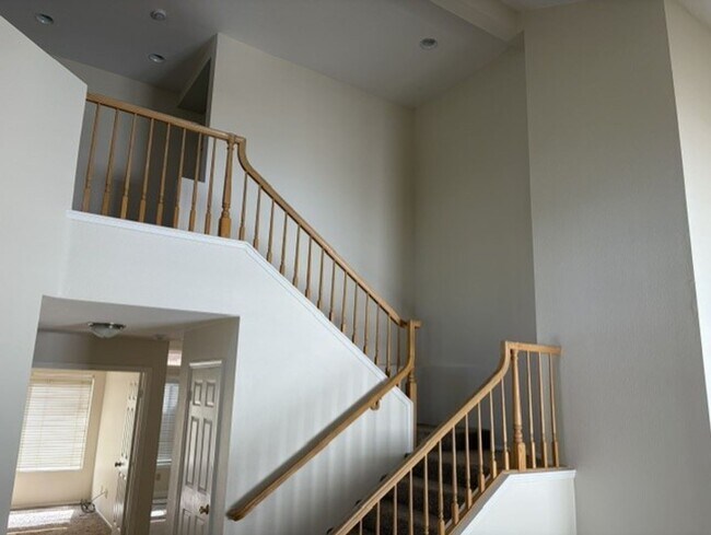 Building Photo - 30978 Riverton Ln