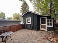 Building Photo - CHARMING STUDIO COTTAGE HOME WITH PRIVATE YARD