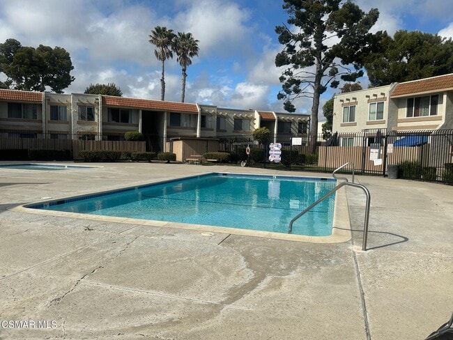Building Photo - 2410 Bolker Dr