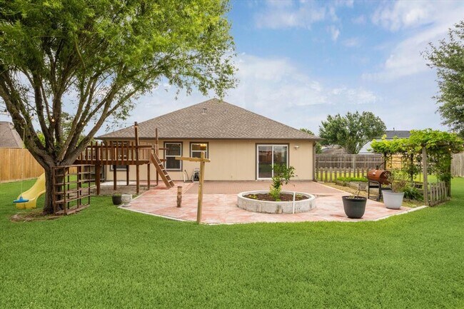 Building Photo - 3402 Fox Ct